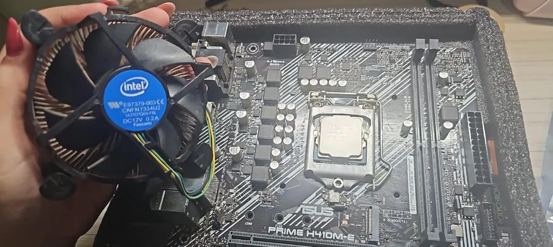 Kit Placa mãe, Processador e Cooler Asus Intel i3-10100F - Foto 3