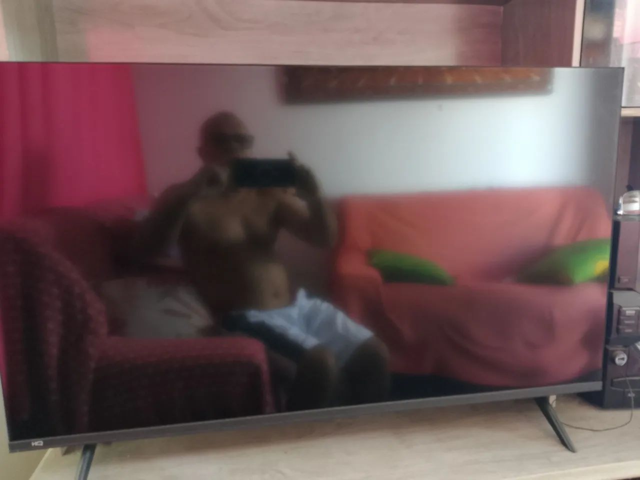 TV DE 40 POLEGADAS -HQ NOVA COM NOTA FISCAL DOIS MESES DE USO  - Foto 2