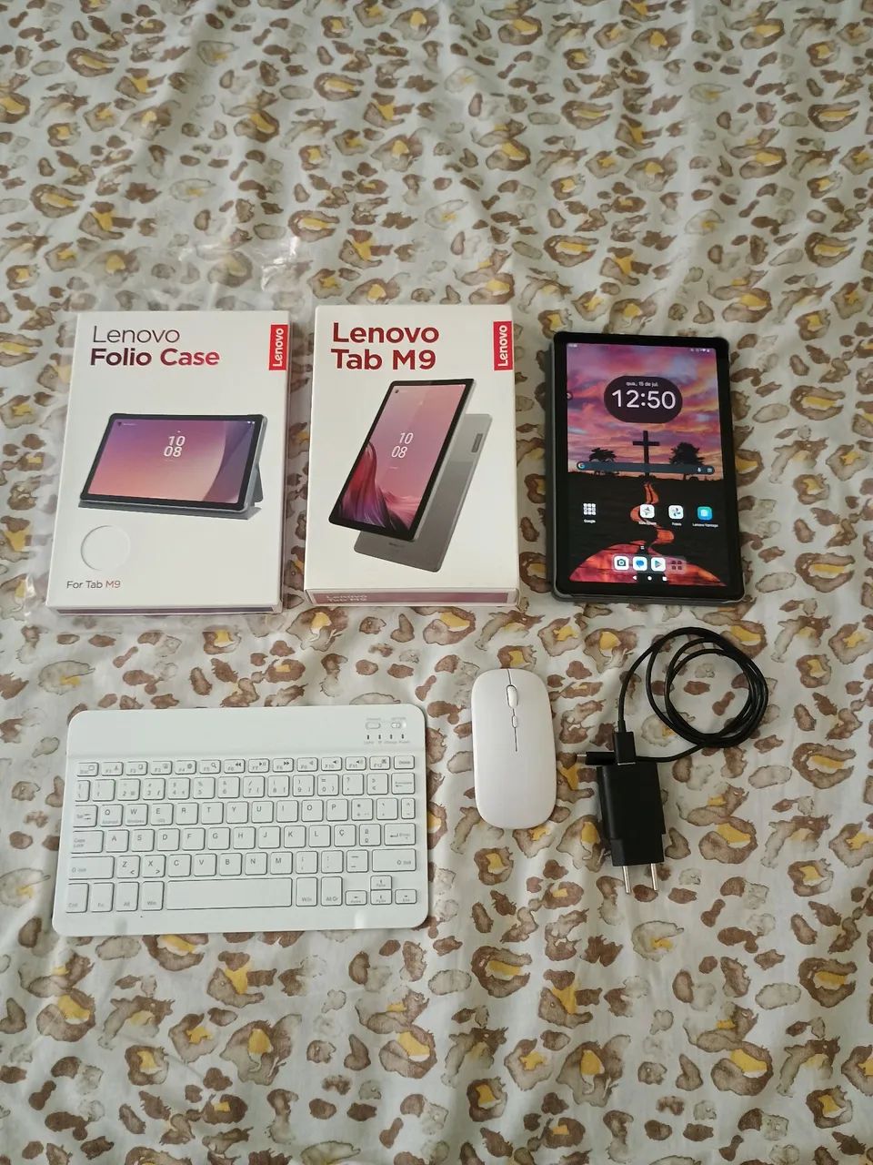 Lenovo Tab M9 64GB + Kit Completo (Capa, Teclado e Mouse Bluetooth)