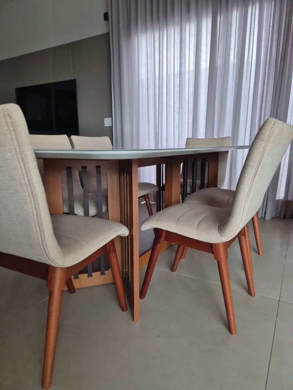 Mesa com 6 cadeiras - Foto 2