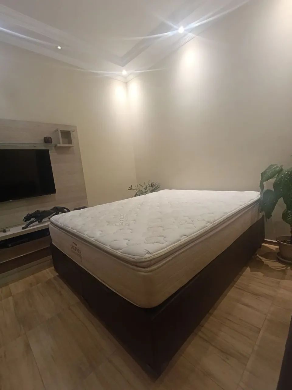 VENDO CAMA BOX BAÚ QUEEN - Foto 2