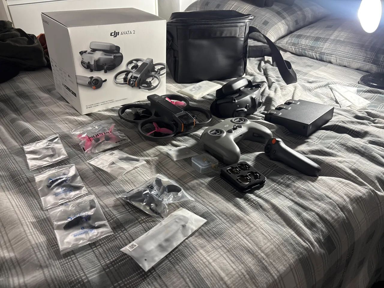 DJI AVATA 2 (Combo Fly More) + CONTROLE FPV 3 + Filtros ND  - Foto 2