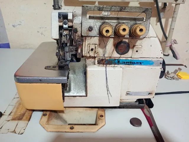 Vendo overloque lanmax.  - Foto 2