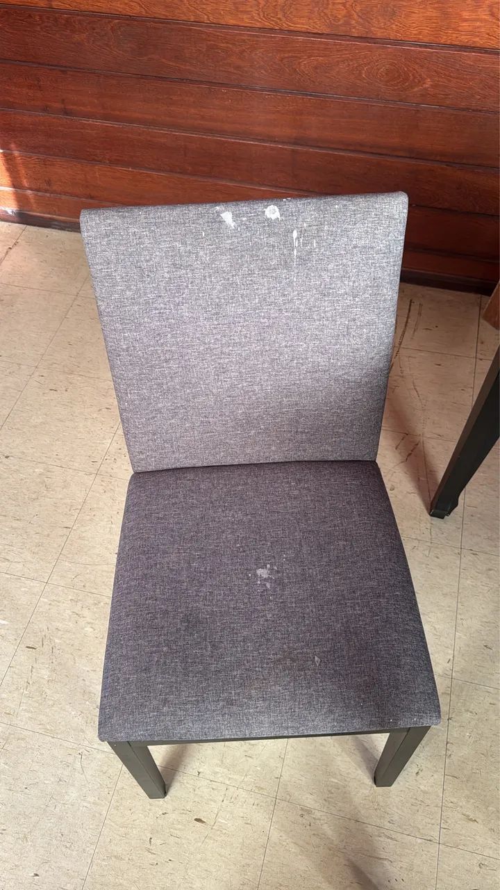 Mesa de jantar com 4 cadeiras em bom estado.  - Foto 4