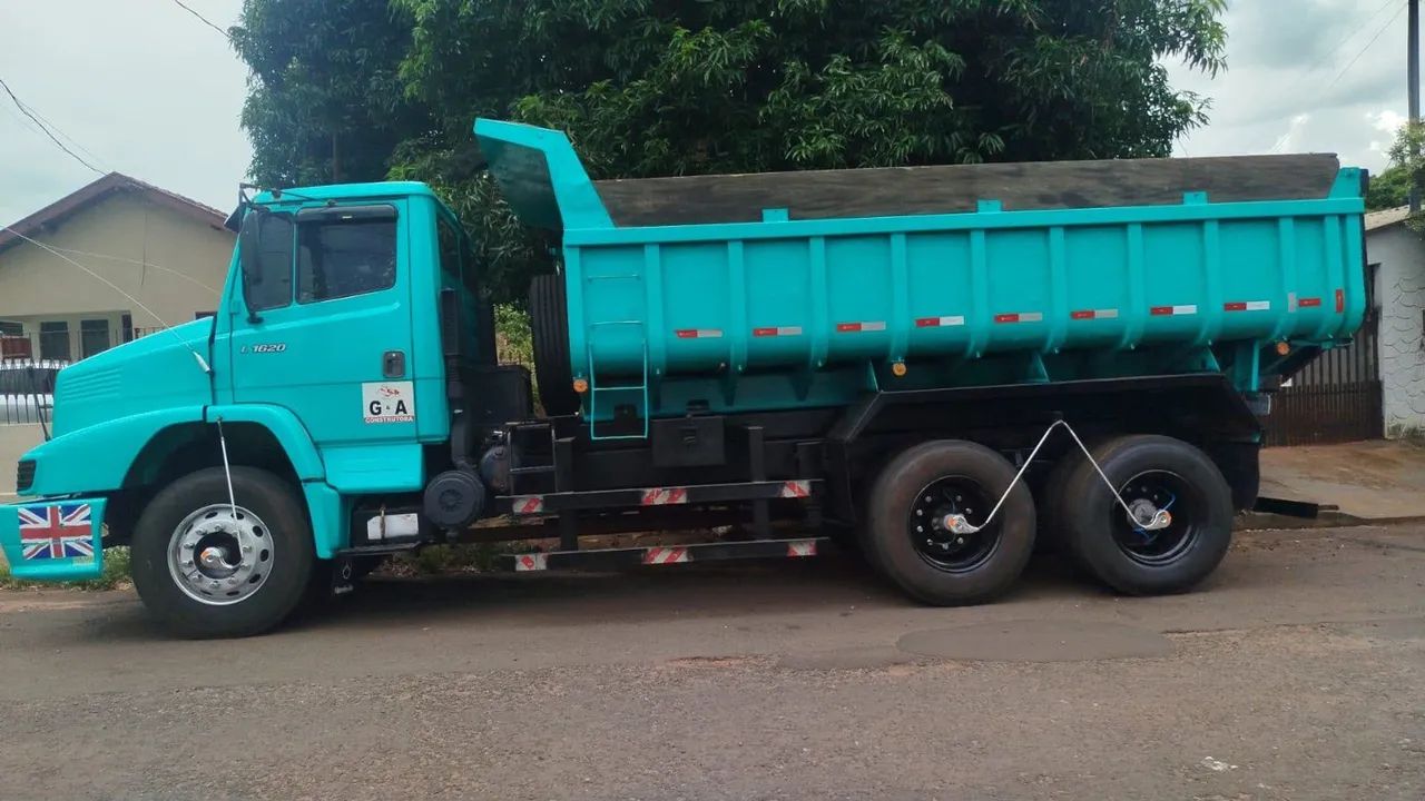 Caminhão L1620