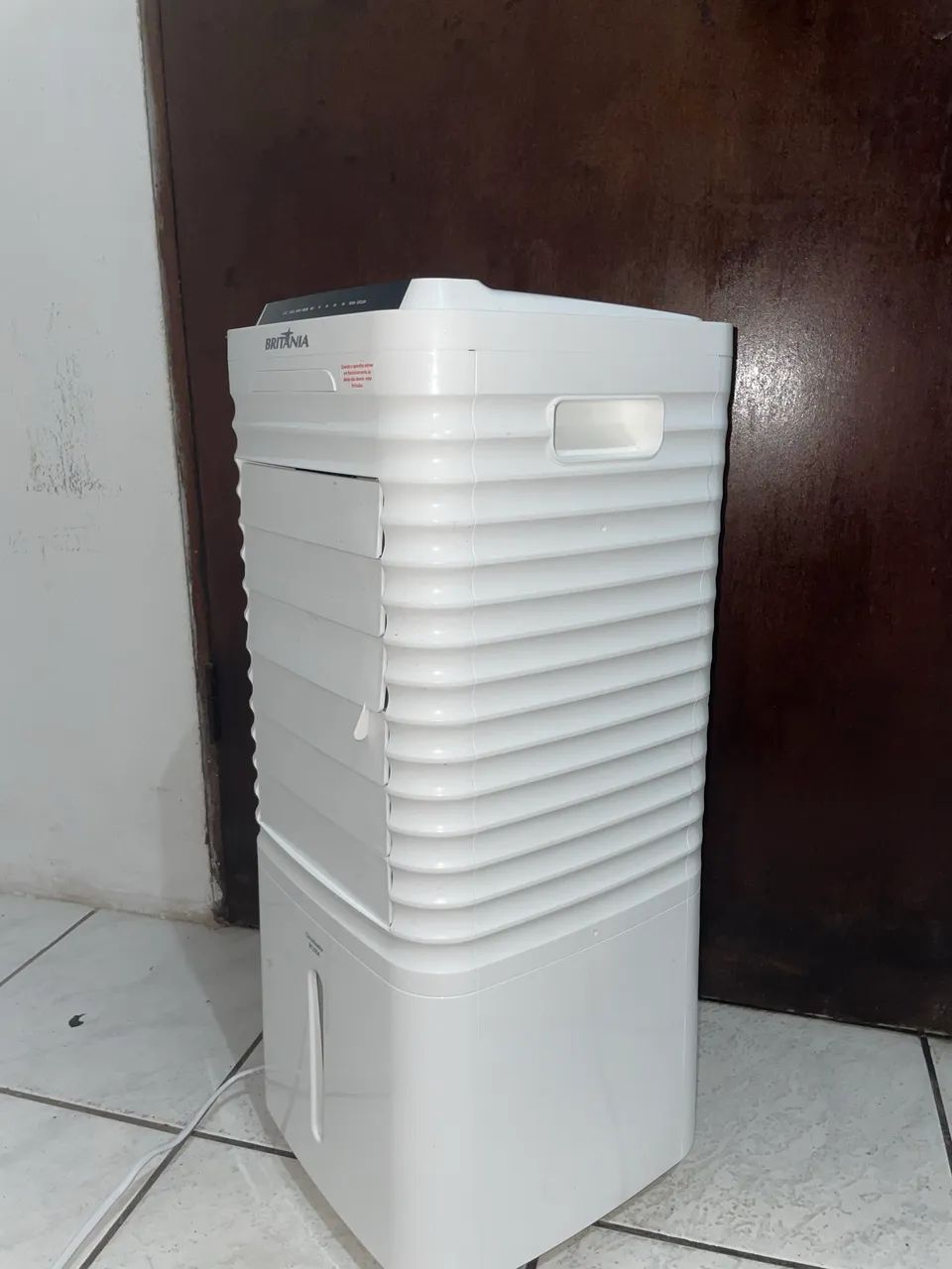 Climatizadores Britânia 4 em 1 autonomia de 26h BCL05A  220V/nunca foi usando ,está novo. - Foto 3