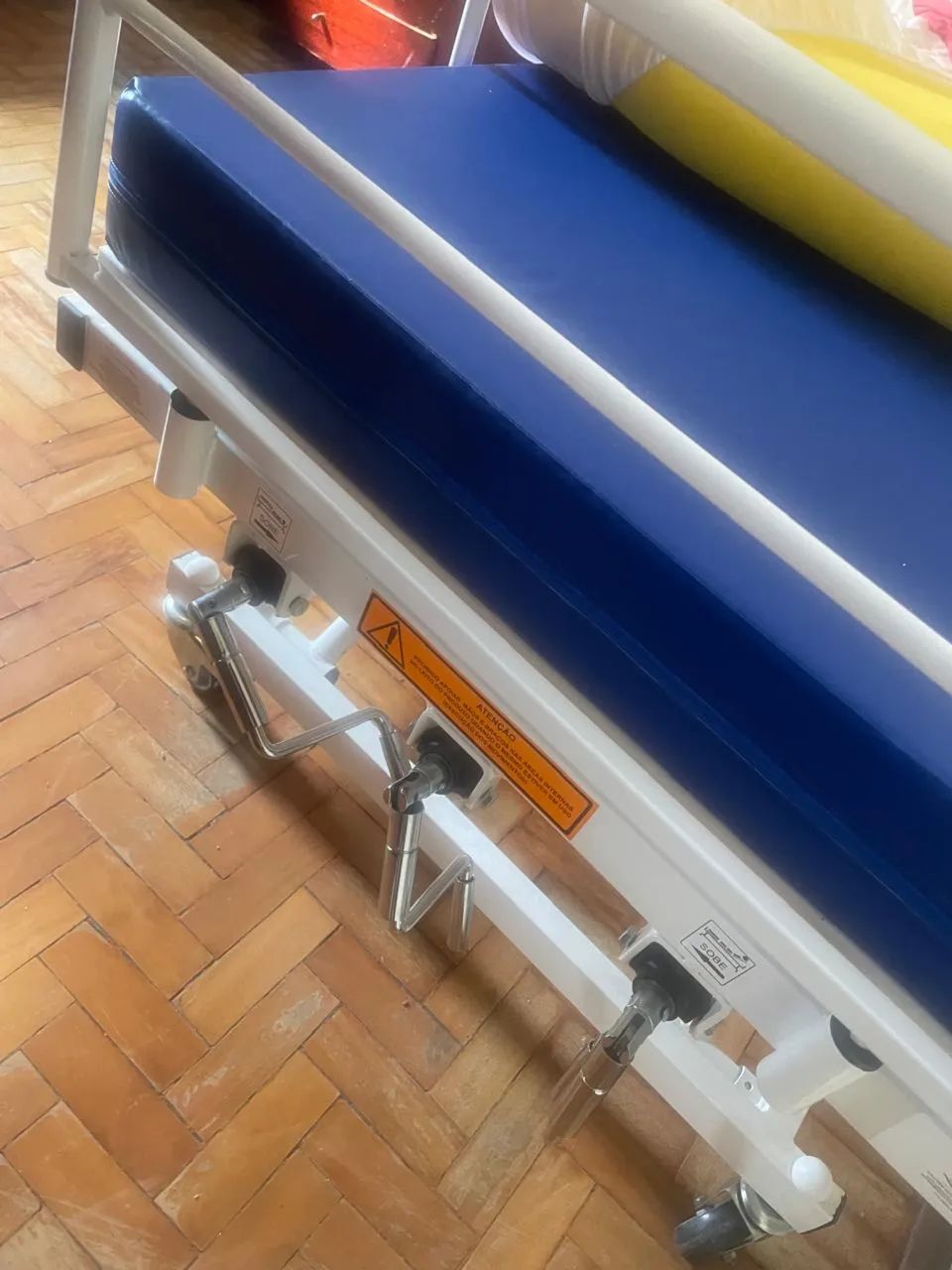 Cama Hospitalar manual e cadeira de banho 