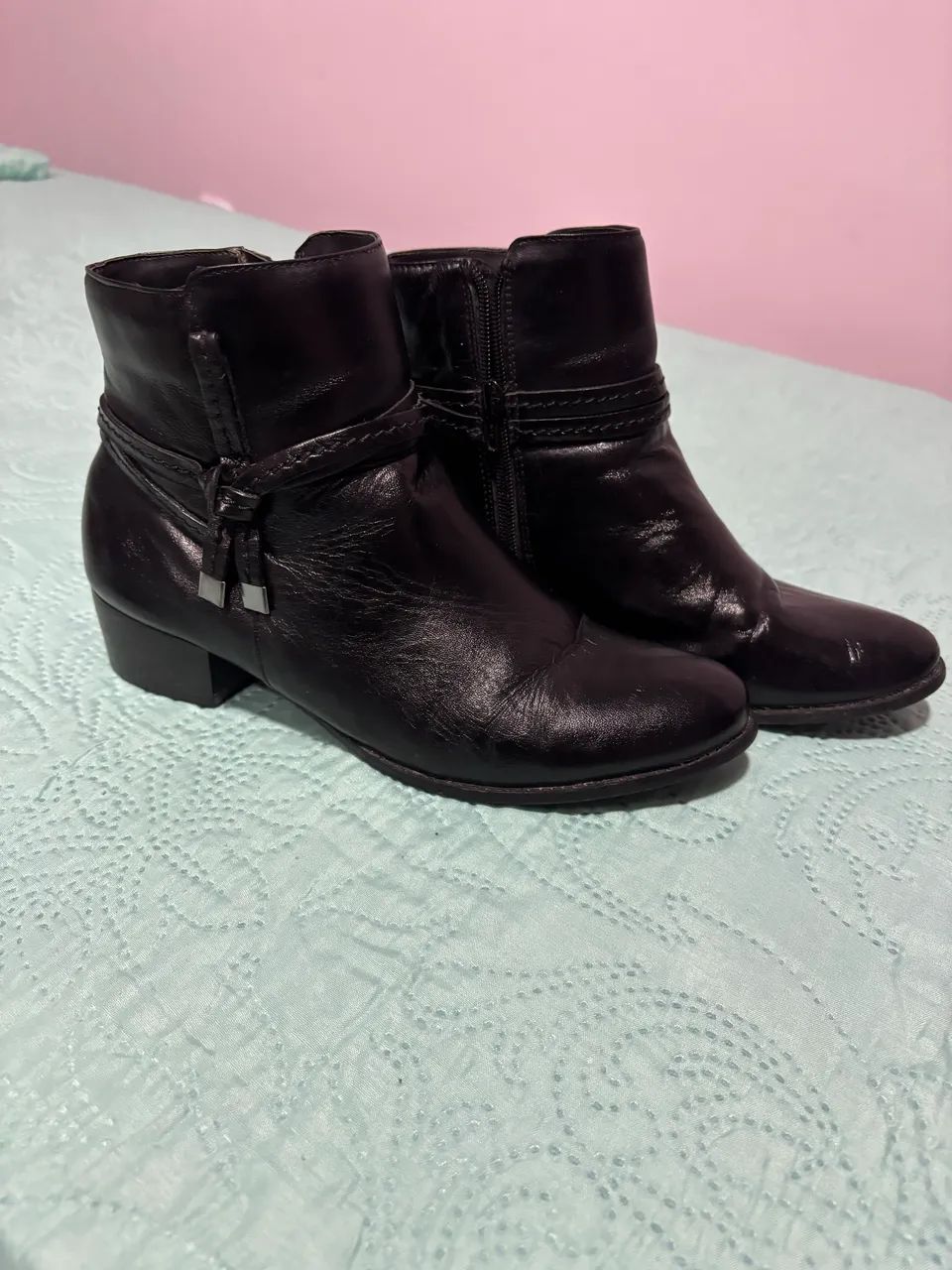 Vendo botas em couro - Foto 2