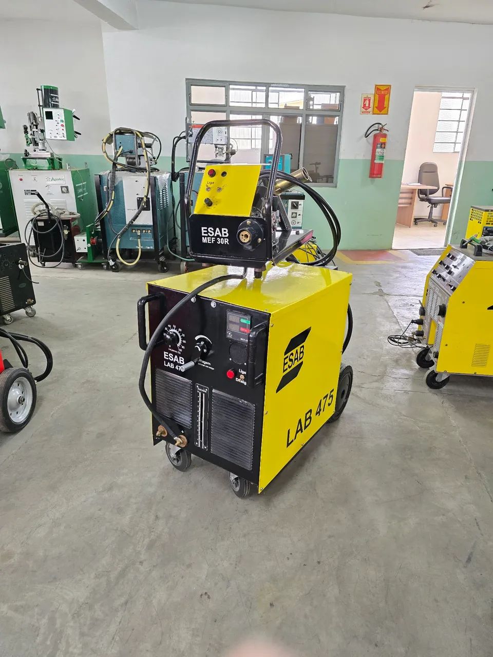 ESAB 475  MÁQUINA DE SOLDA MIG 