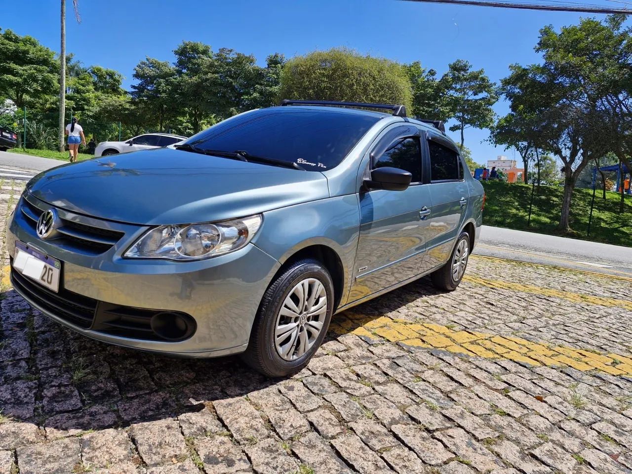 Volkswagen Voyage VOYAGE 1.0/1.0 City Mi Total Flex 8V 4p 2010