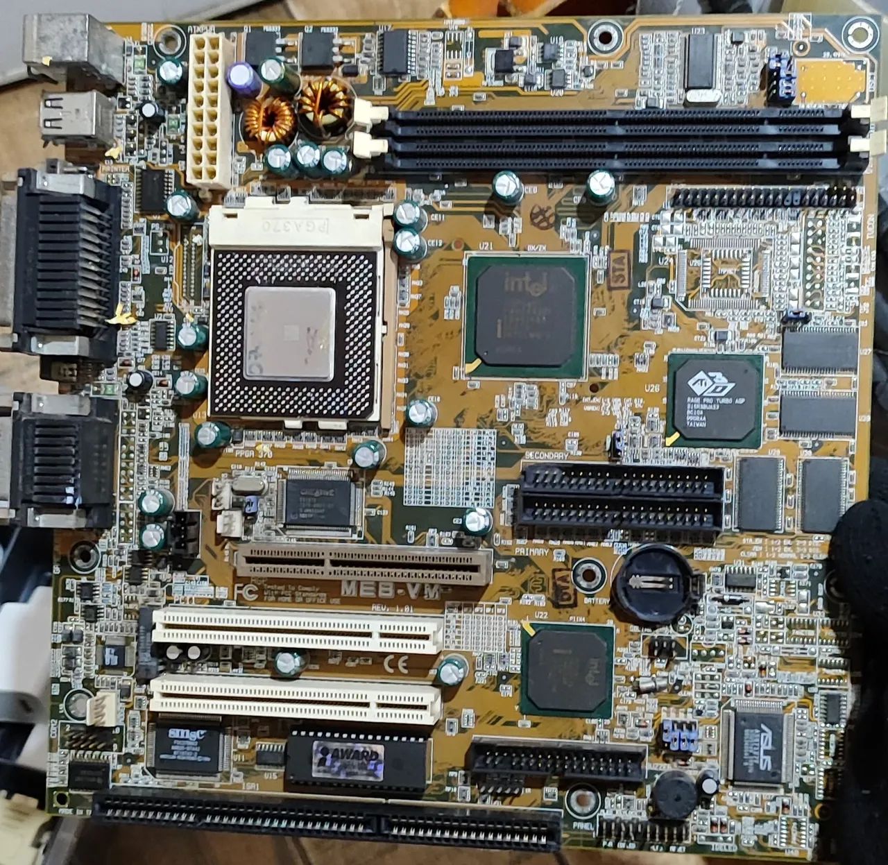 Placa mãe Asus + Celeron 500mhz