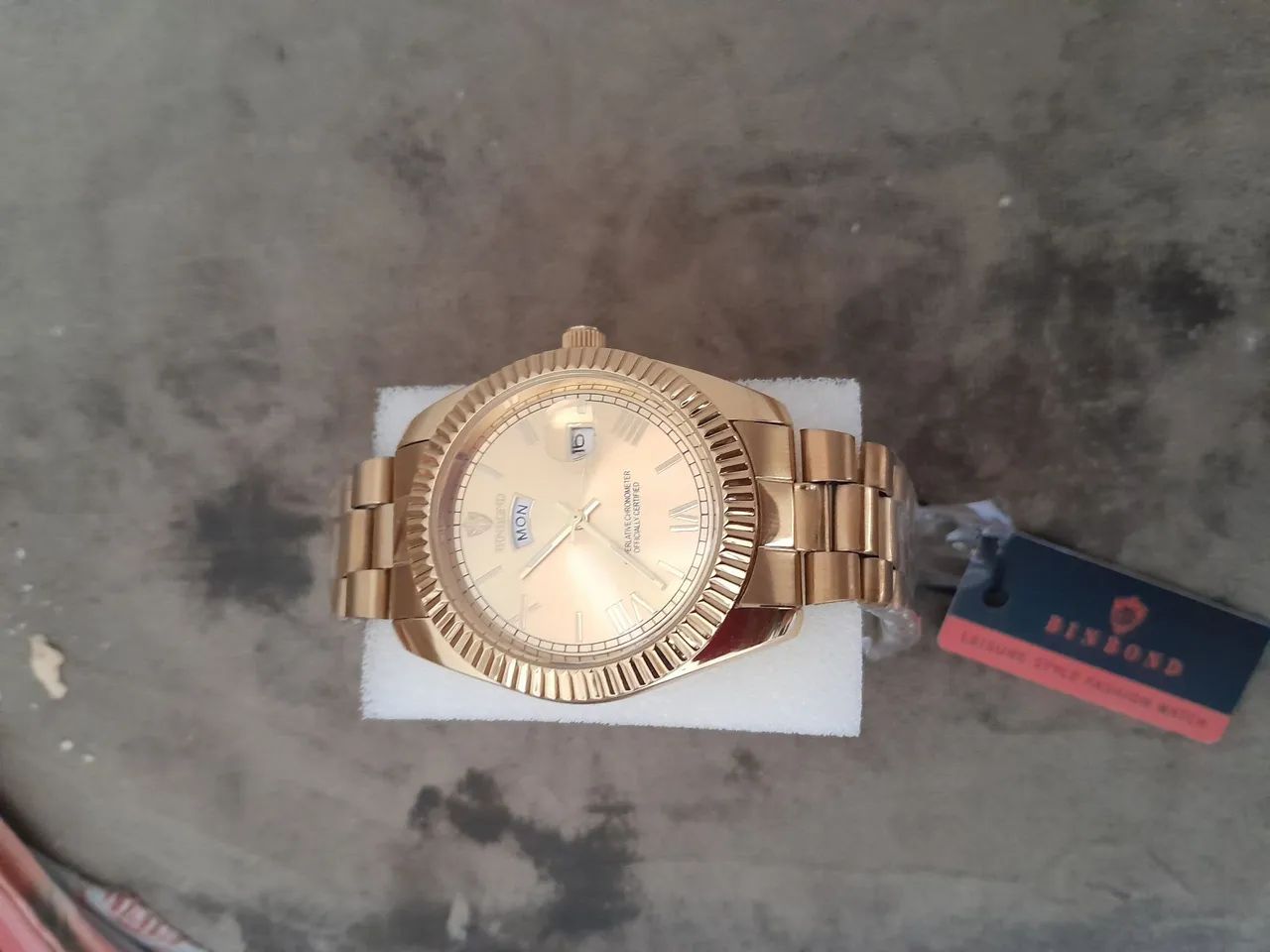 Relógio binbond dourado  - Foto 3
