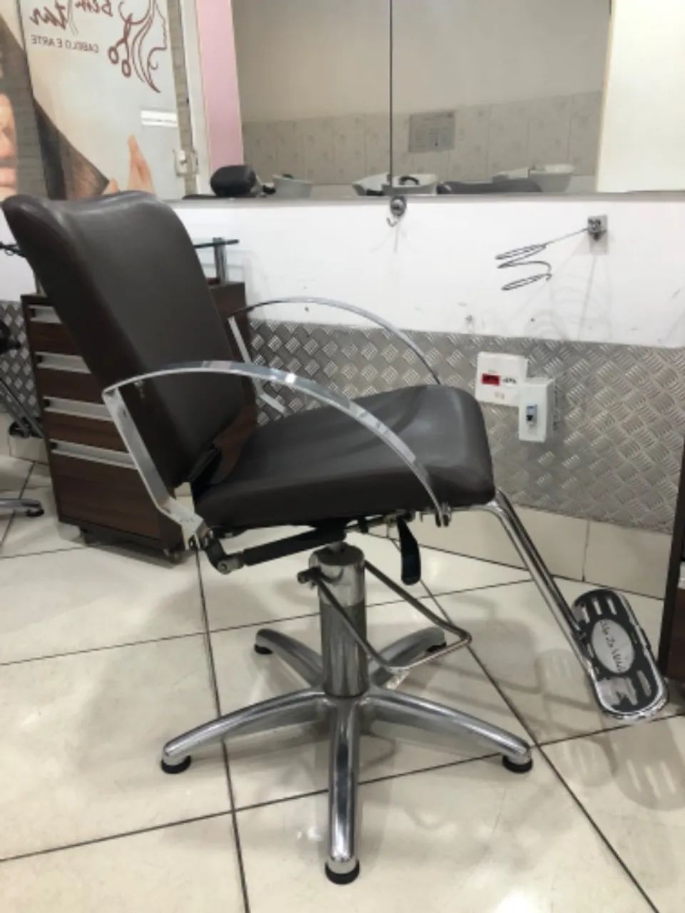 Cadeiras e lavatórios para Salão de Beleza - Foto 2
