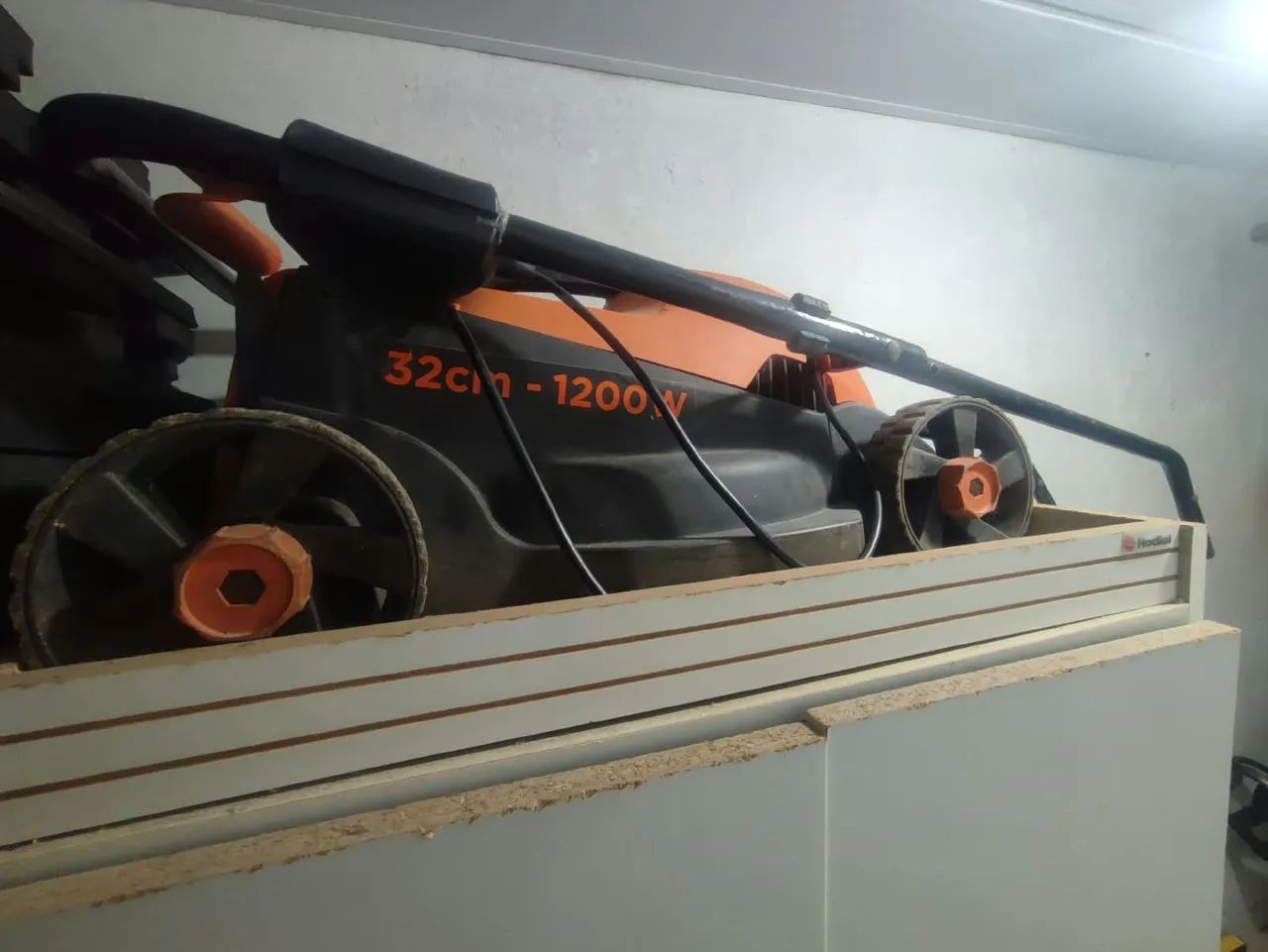 Carrinho de cortar grama elétrico 