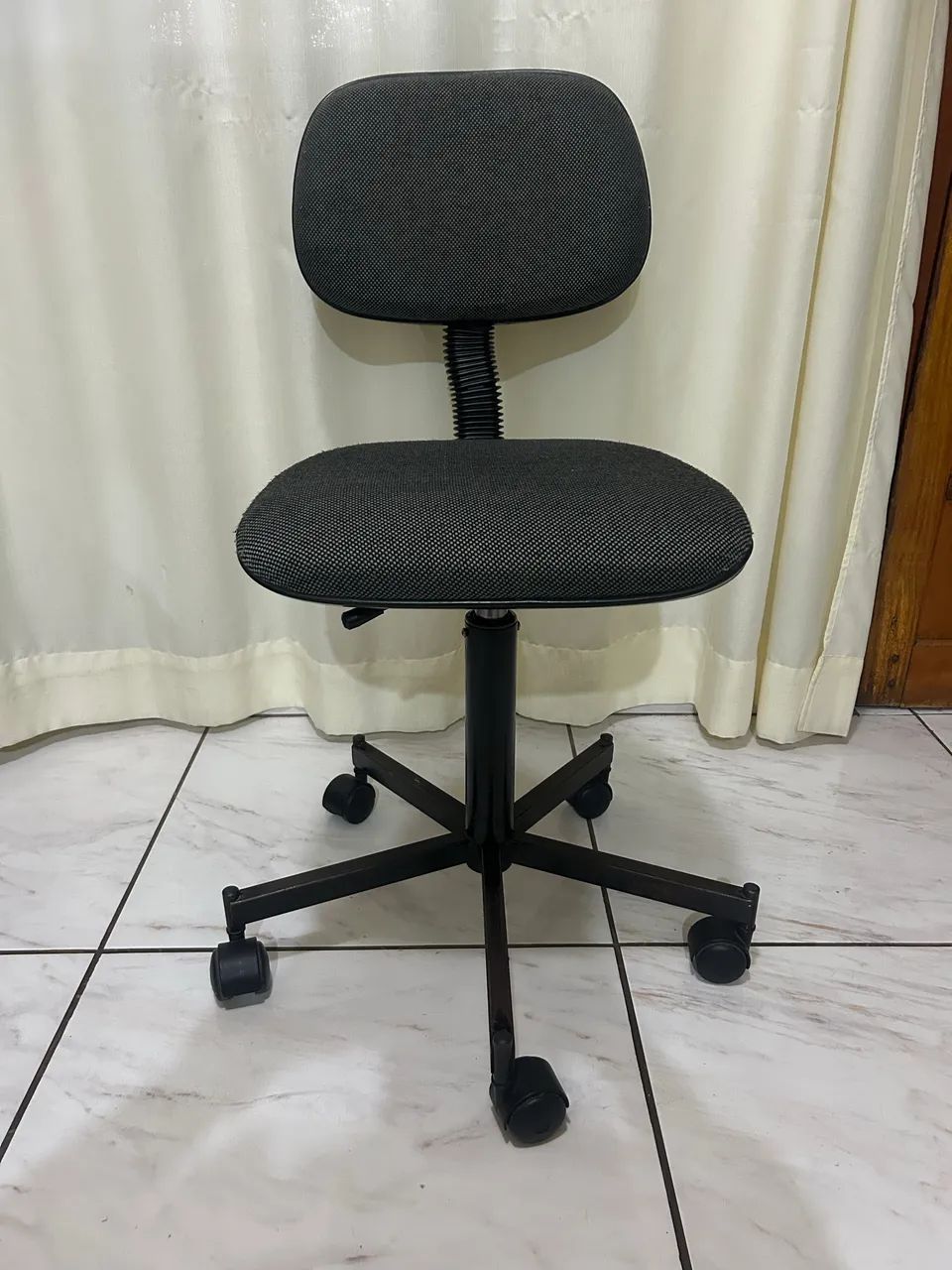 Cadeira de escritório usada - Foto 3