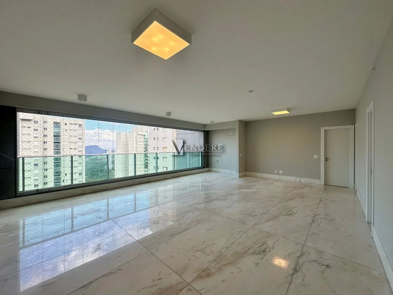 Apartamento com 04 quartos no bairro Vila da Serra