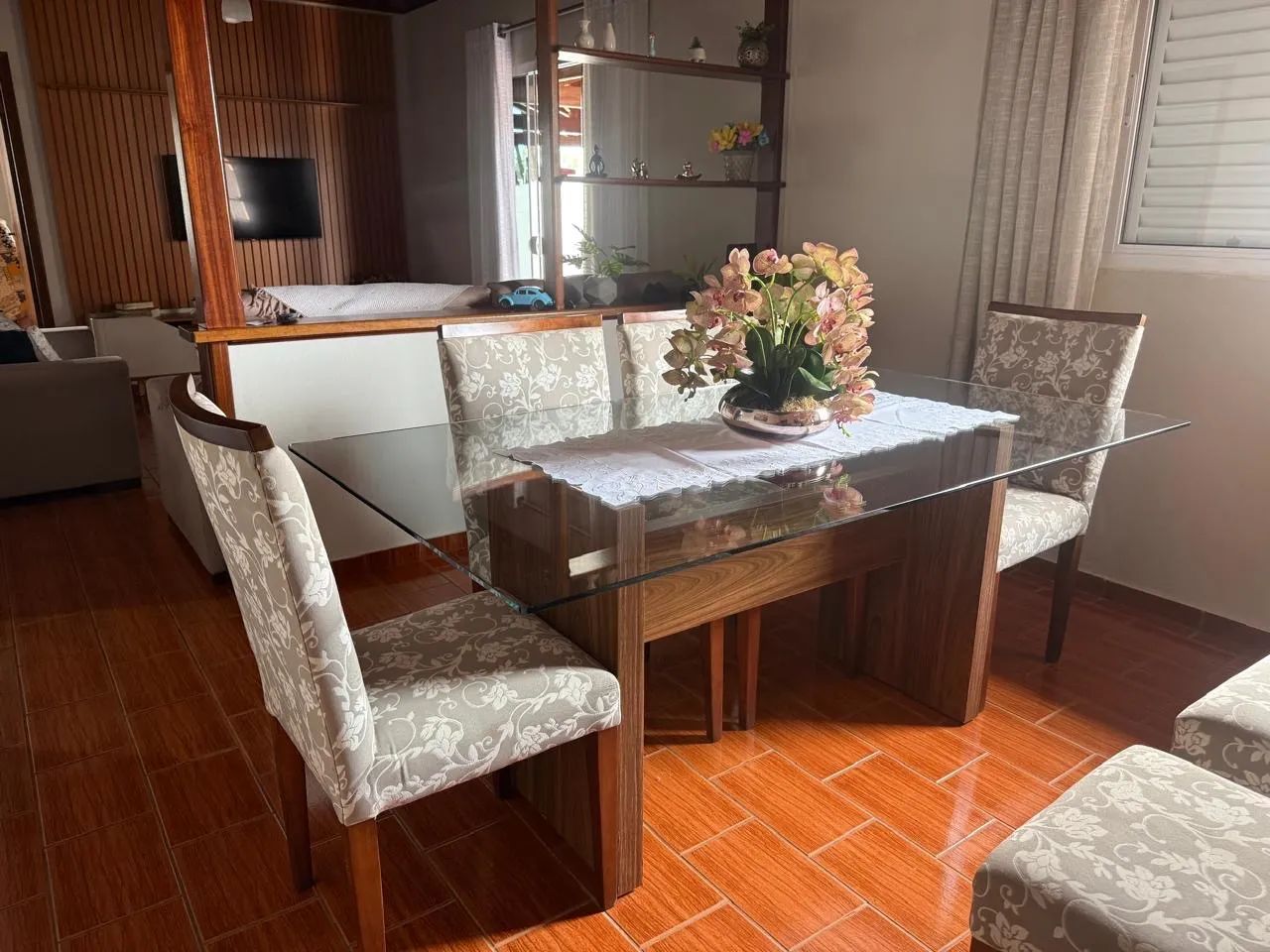 Mesa e cadeiras  - Foto 2