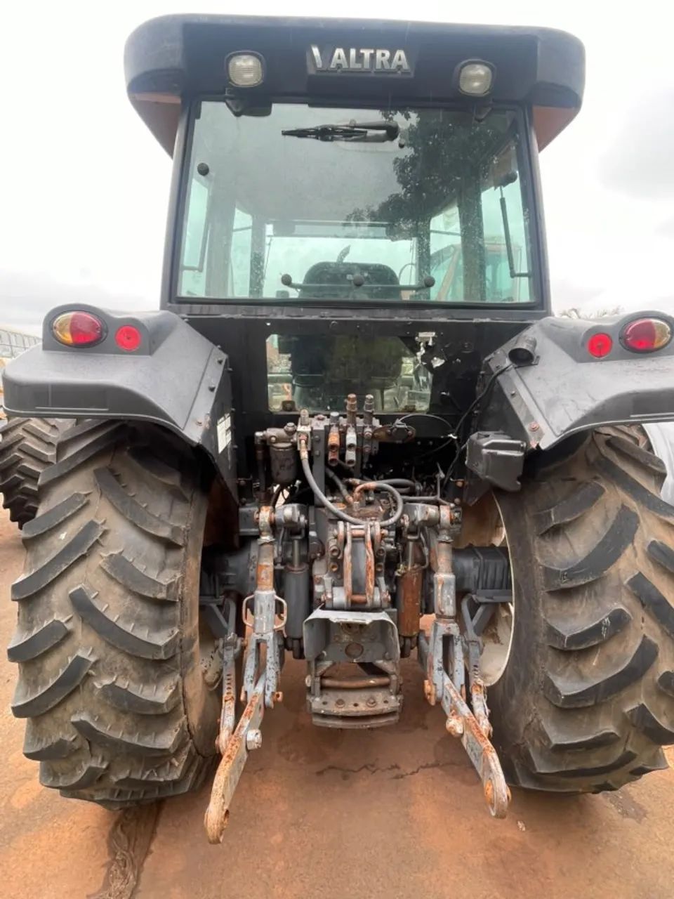 Trator Valtra BM 110 4x4 Ano 2012 - C/Cabine - Foto 4
