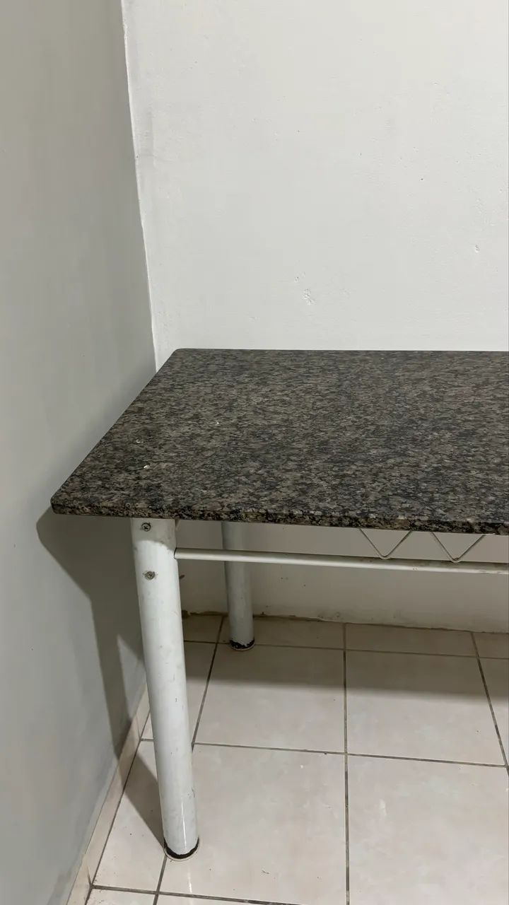 Vendo Mesa com tampo de granito e pés de ferro - Foto 3