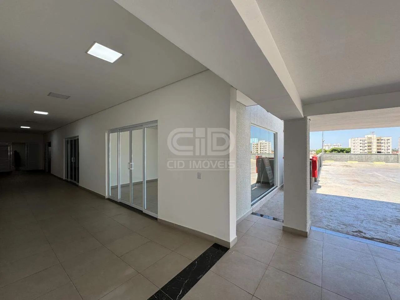 Sala com 36m² atrás da Bluefit da Av. Fernando Correa