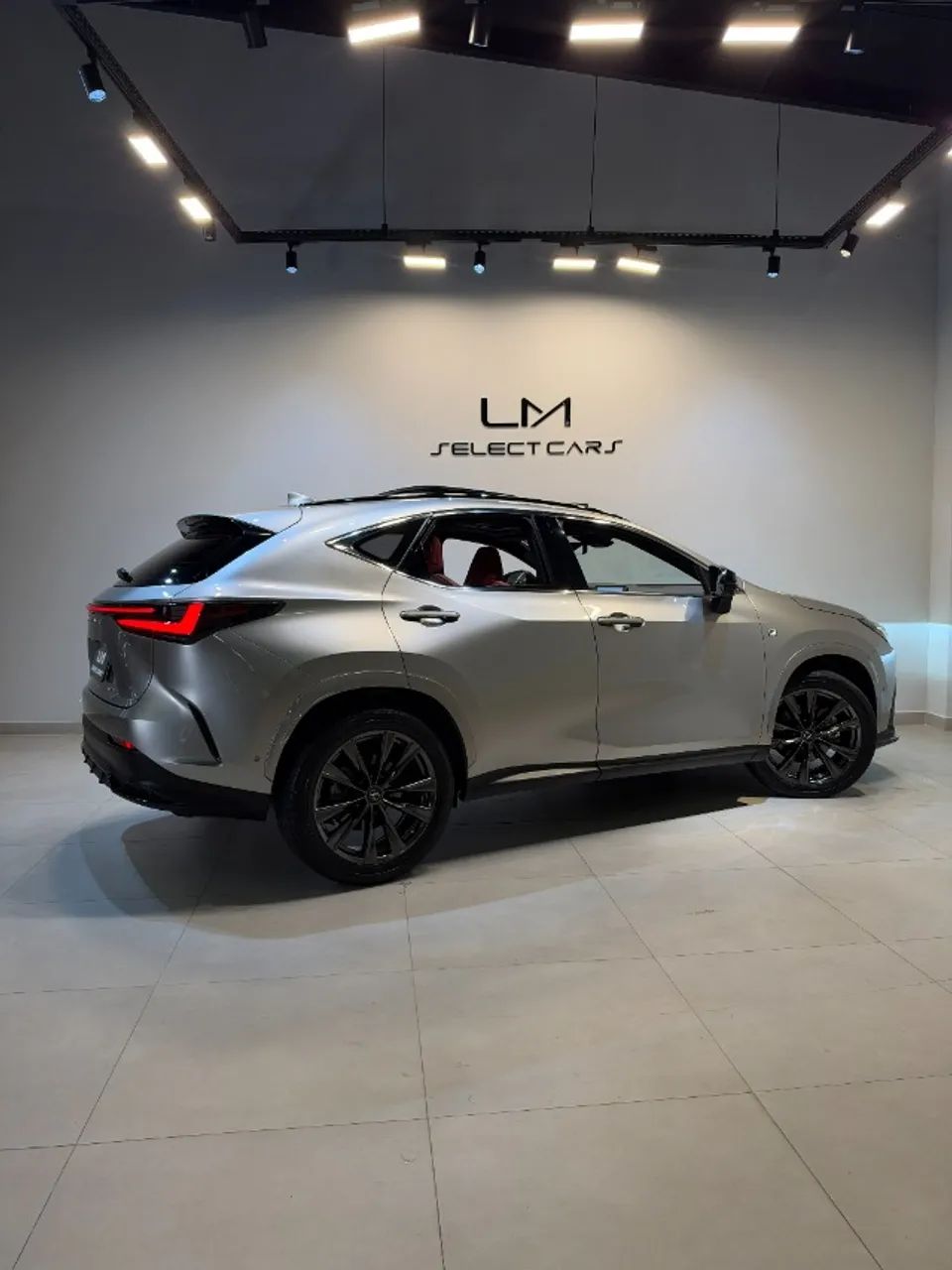 Lexus NX-350h F-sport 2.5 16V Aut. (hybrid), foto 8 de 20