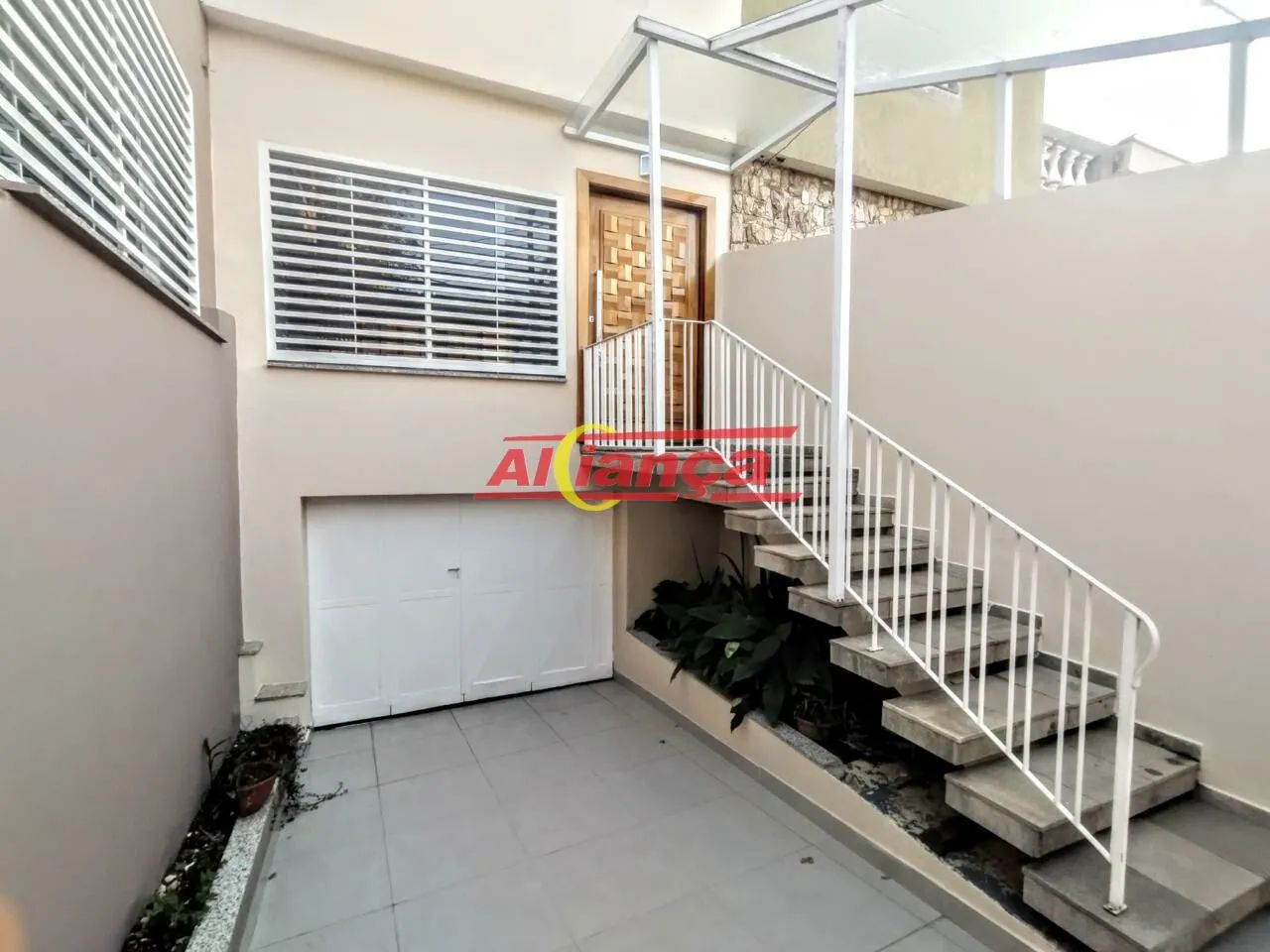 LINDÍSSIMO SOBRADO, COM 315m² DE ÁREA CONSTRUÍDA - PONTE GRANDE - Foto 3