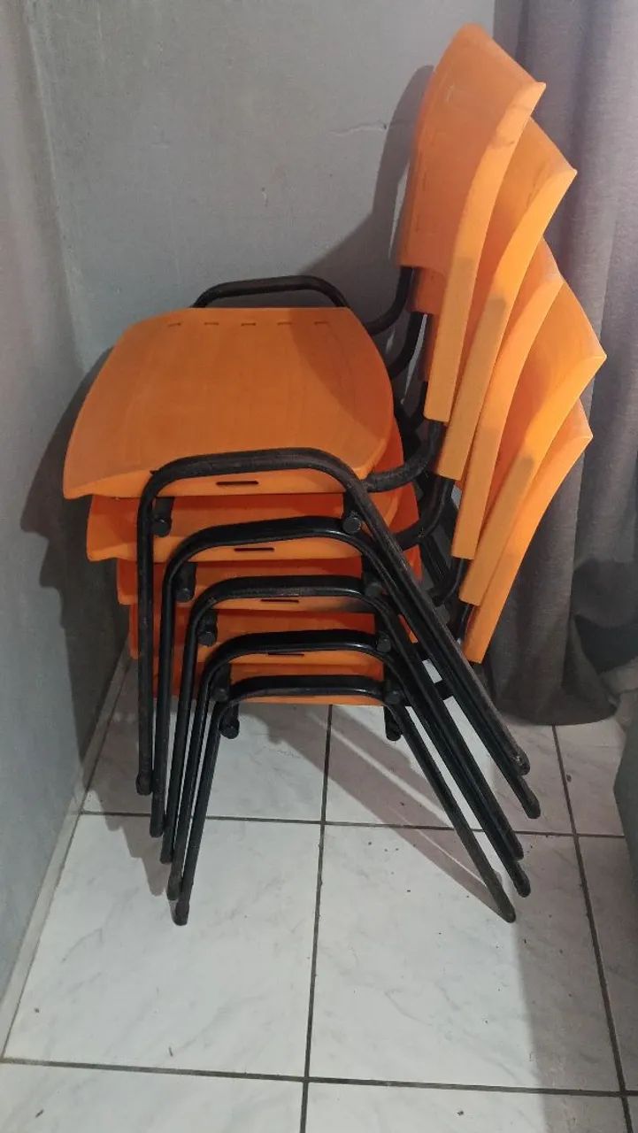 Cadeira mista plástico e ferro laranja  - Foto 2