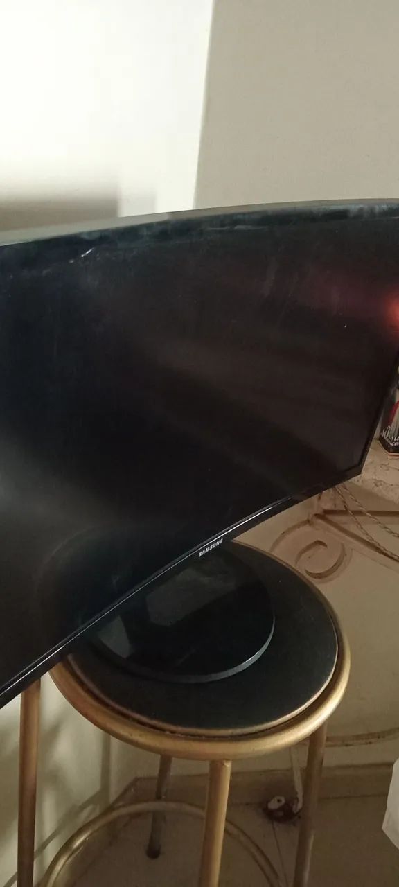 Monitor Curvo Samsung 24'' Full Hd Freesync - Foto 2