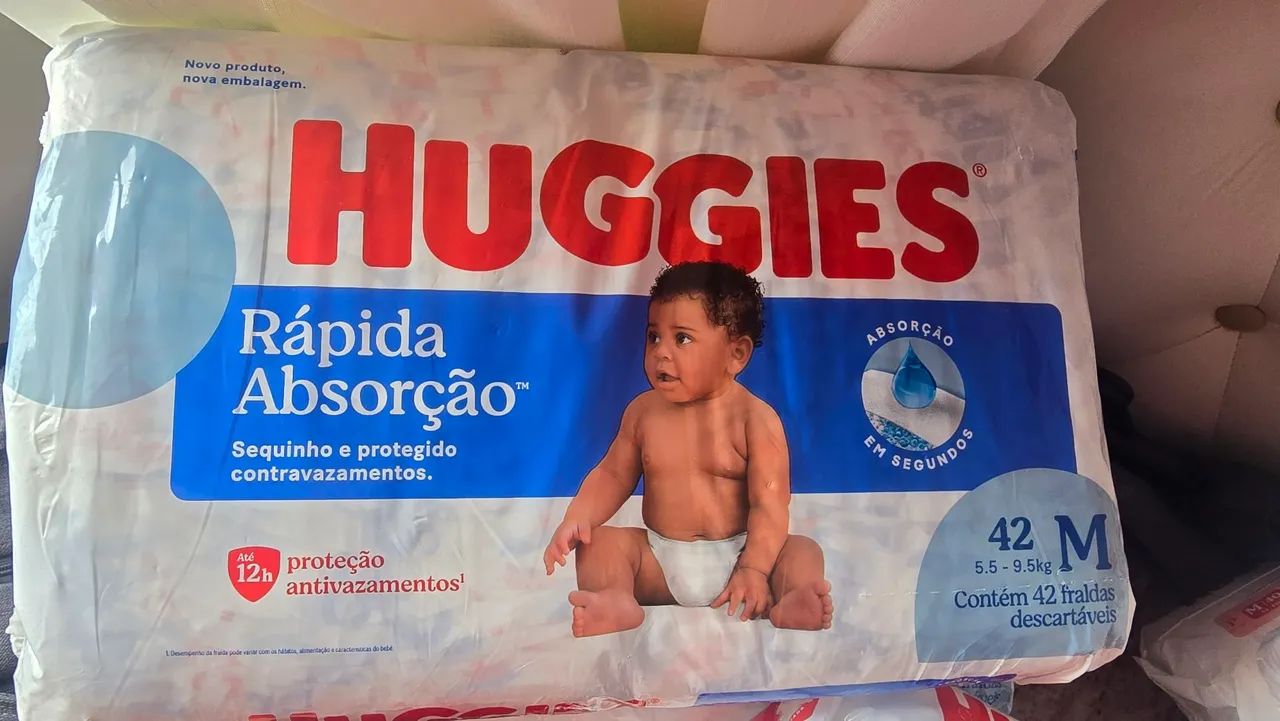 FRALDA HUGGIES TAMANHO M DIVERSAS - ACEITO TROCA - Foto 4