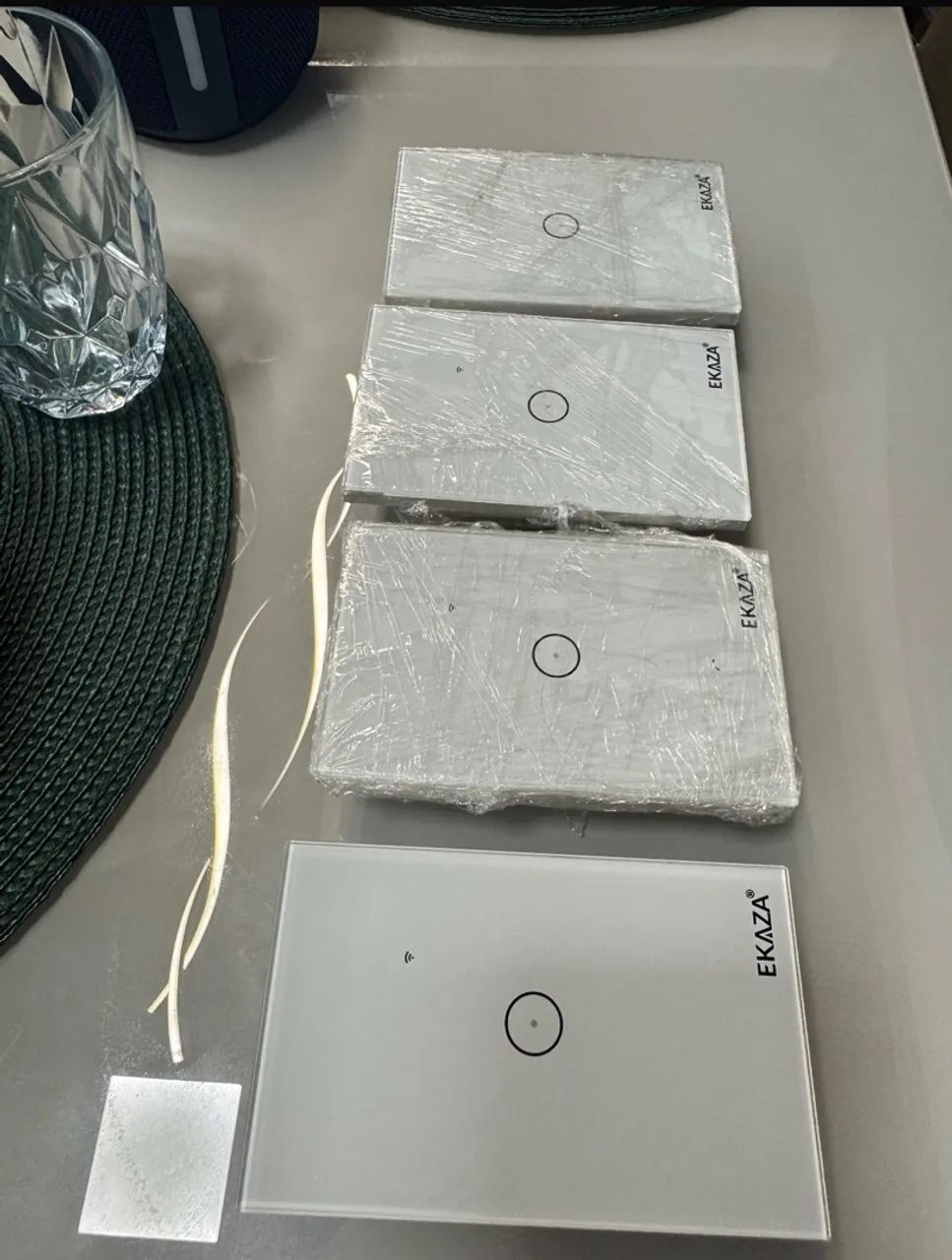 Interruptores inteligentes com Wi Fi e  Dijuntor