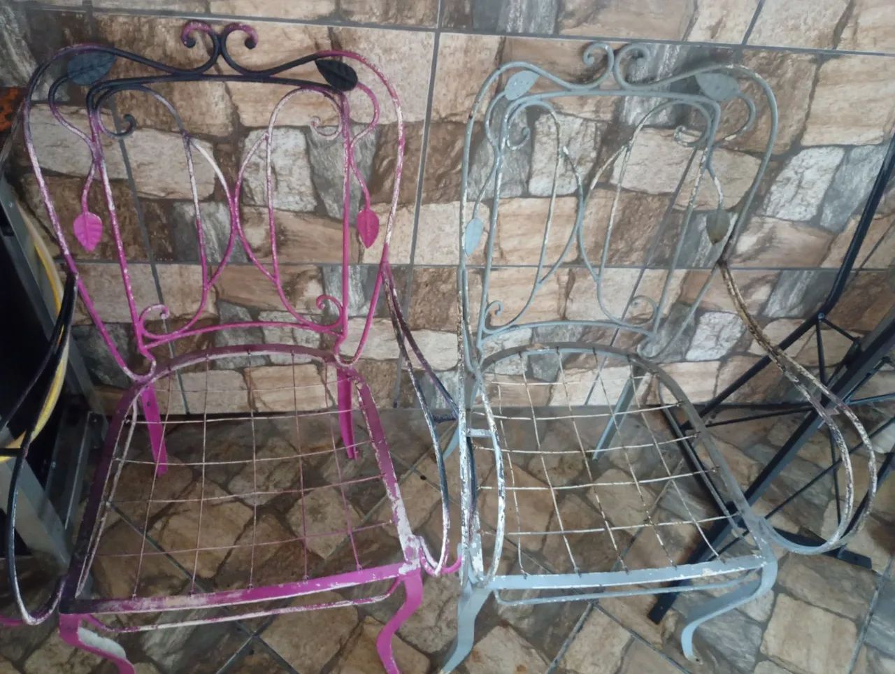 2 cadeira de ferro antigas  - Foto 2