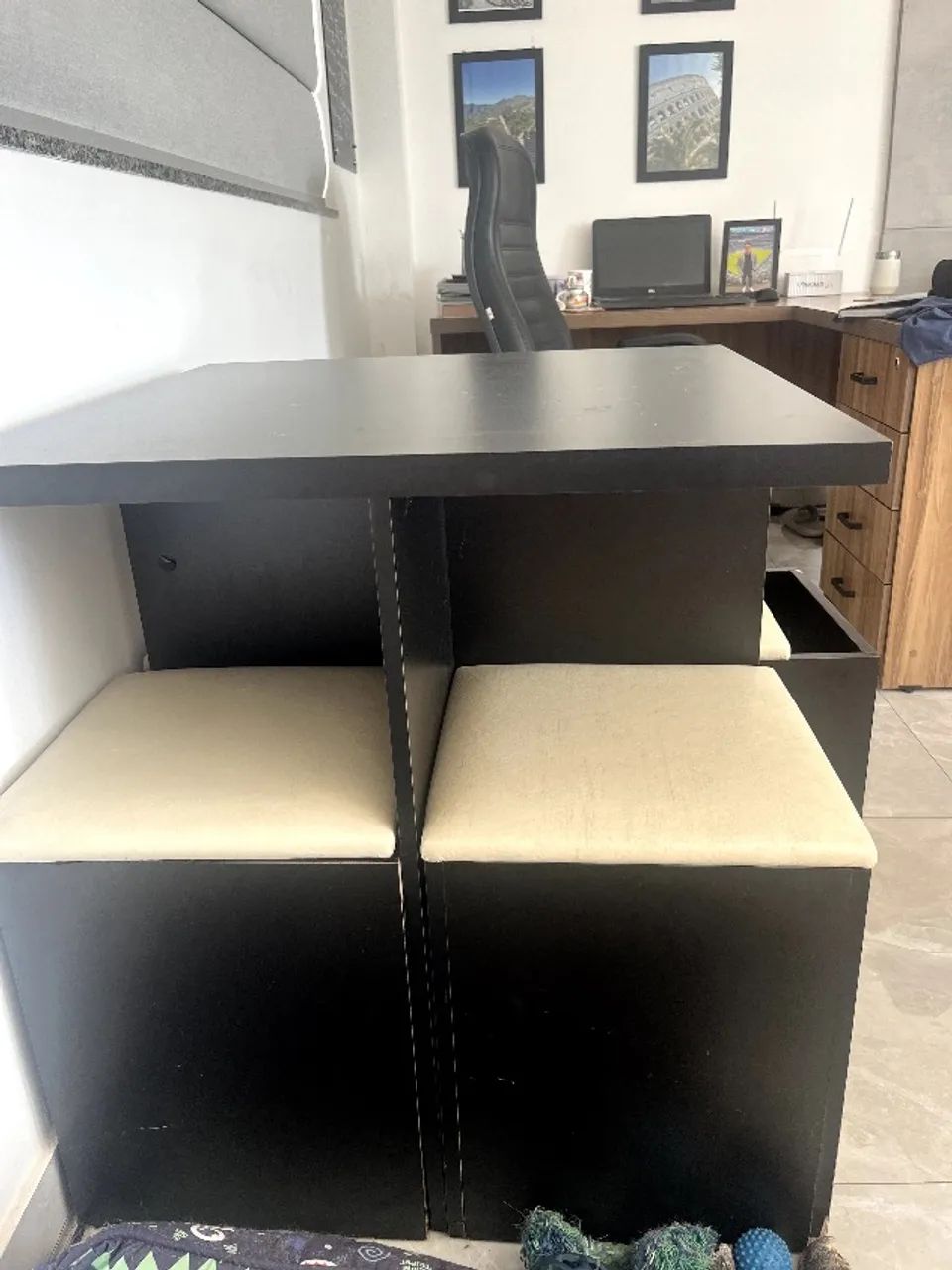 Mesa para sala - com 4 bancos com baú interno para guardar objetos. - Foto 2