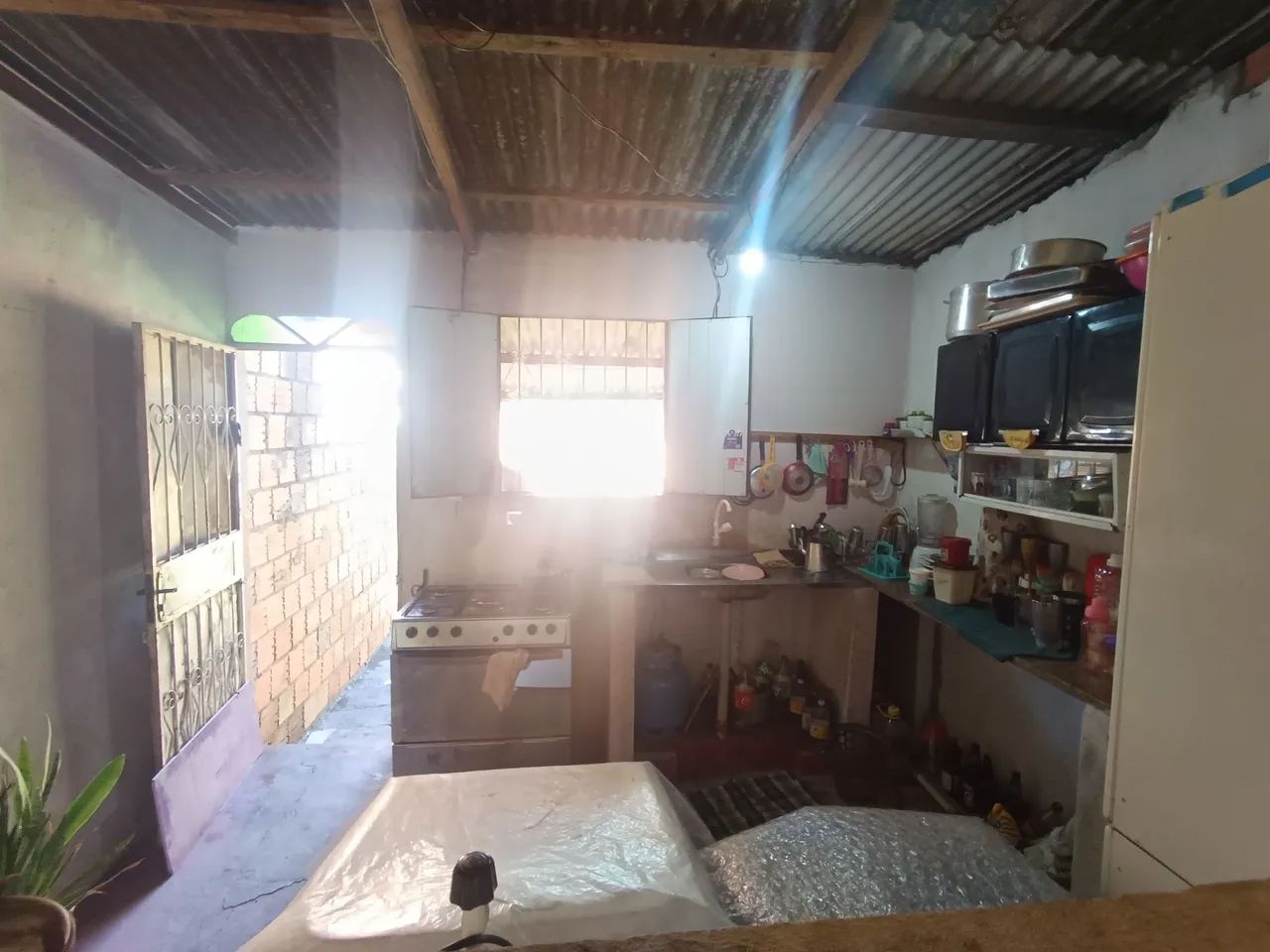 //Casa com quintal e garagem no Vila da Prata 