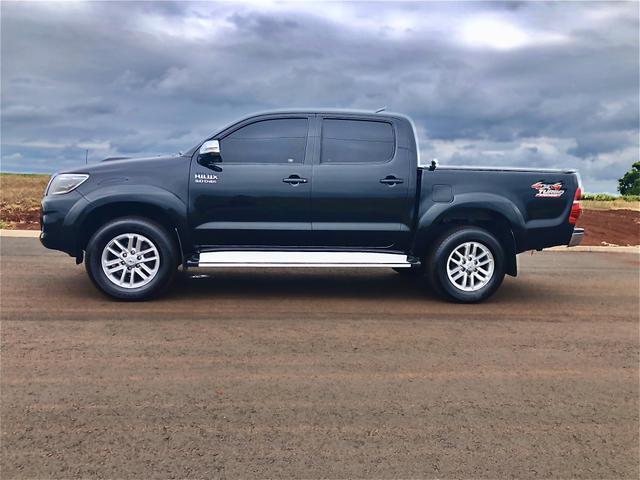 Toyota Hilux srv automática - Foto 2