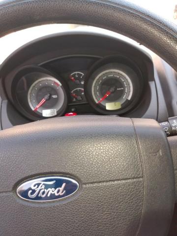 Fiesta Class Hatch 1.6 2011 - Foto 7