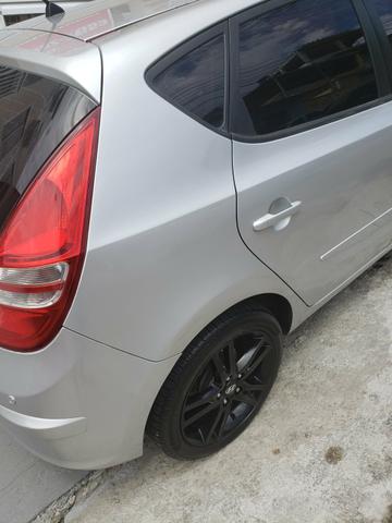 Hyundai i30 2011 Automático 2.0 + gnv teto solar - Foto 12