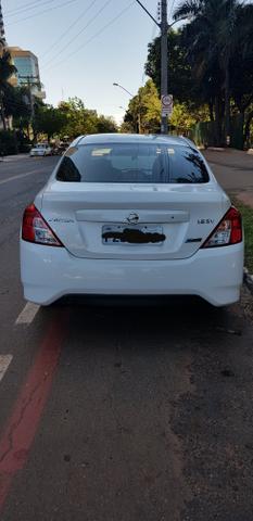 NISSAN VERSA Branco Diamante - Foto 2