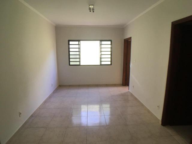 Aluga casa com 5 quartos no bairro Fátima II - Foto 7