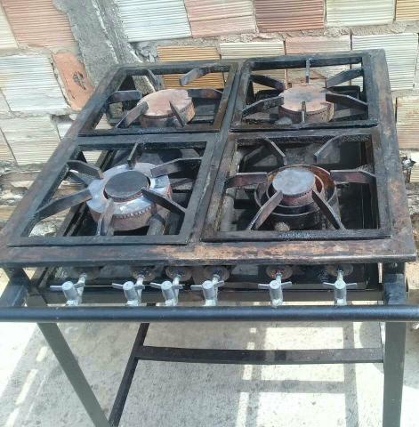 Fogão industrial 4 bocas 250 Reais