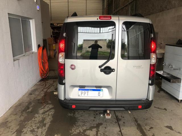 Vendo ou Troco Doblo Eseence 1.8 7 lugares 2017 - Foto 12