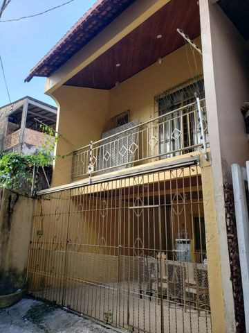 Vendo casa com 5 quartos na José Bonifácio (somente à vista)