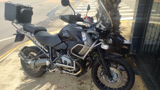 BMW R1200 TRIPLE BLACK