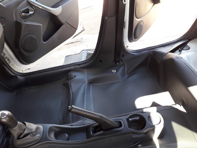 tapete proteçao asssoalho em courvin automotivo - Foto 3
