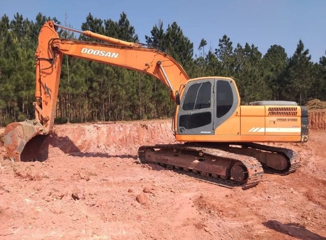 Escavadeira Hidráulica Doosan DX225 - Leia o Anúncio 