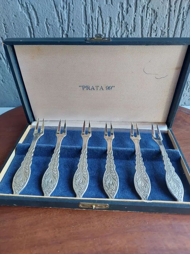 Antigo jogo garfos petiscos prata 99 no estojo  - Foto 2