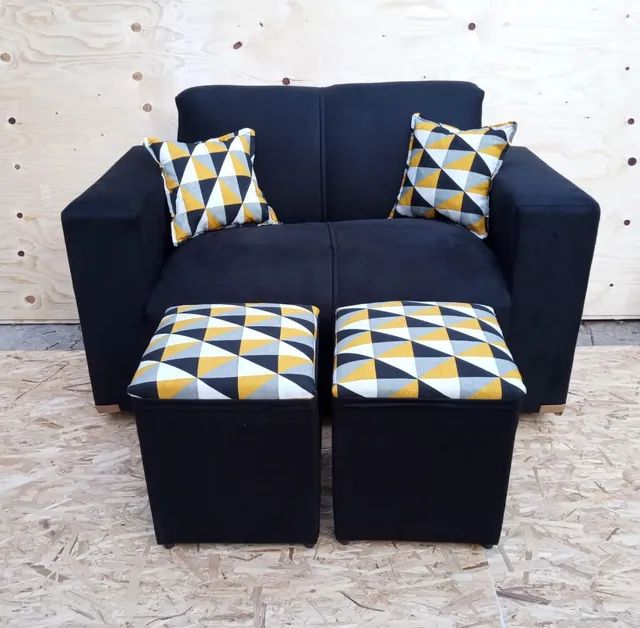 Sofá de 2 lugares com 2 puff Sofás e Poltronas Bom Jardim