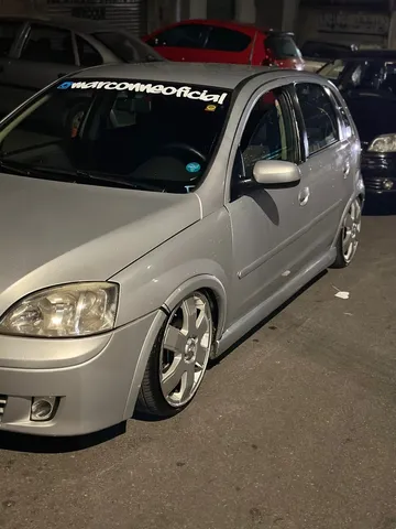 Corsa Hatch rebaixado com rodas Volcano V200 aro 17