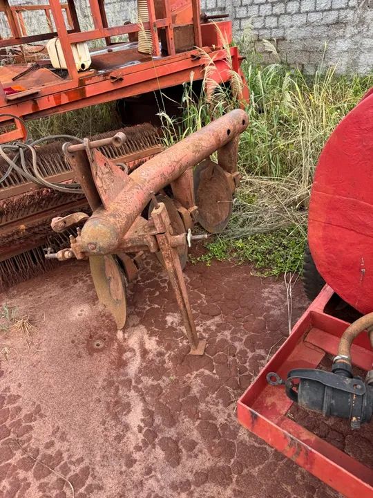 MF 50x 4 marchas e implementos em excelente estado!! - Foto 2