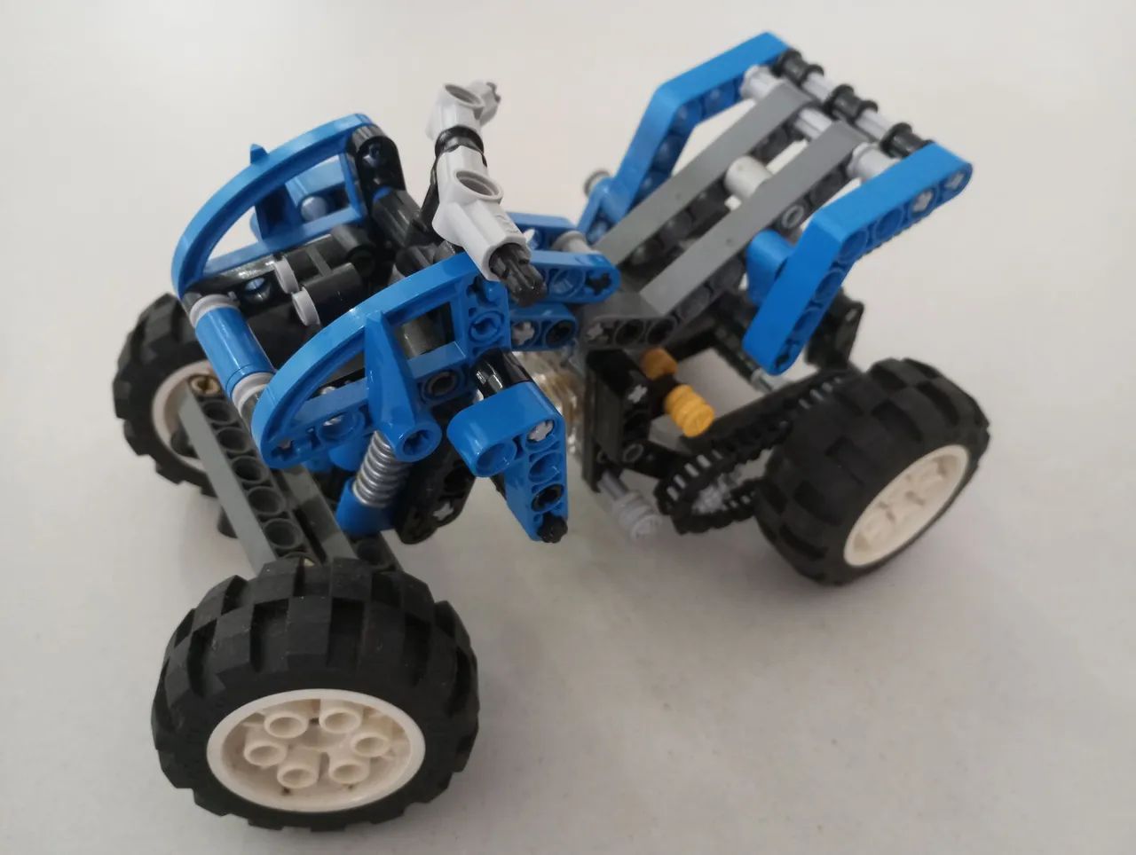 Quadriciclo Lego Technic - Foto 4