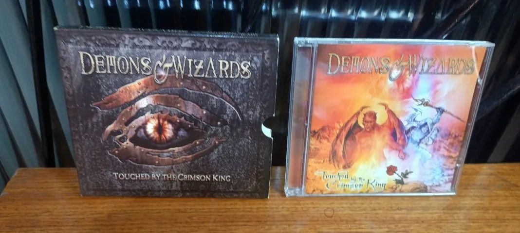 CD - Demons Wizards - Touched by The Crimson King - Foto 3